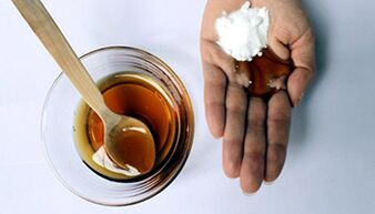 A mixture of soda and honey is a popular remedy to increase blood circulation in the penis.
